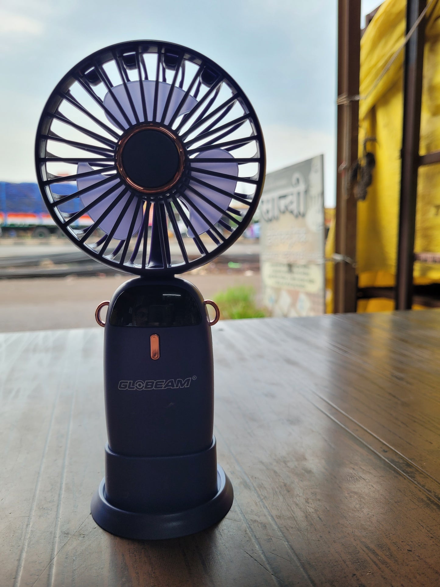 Globeam rechargable handy fan
