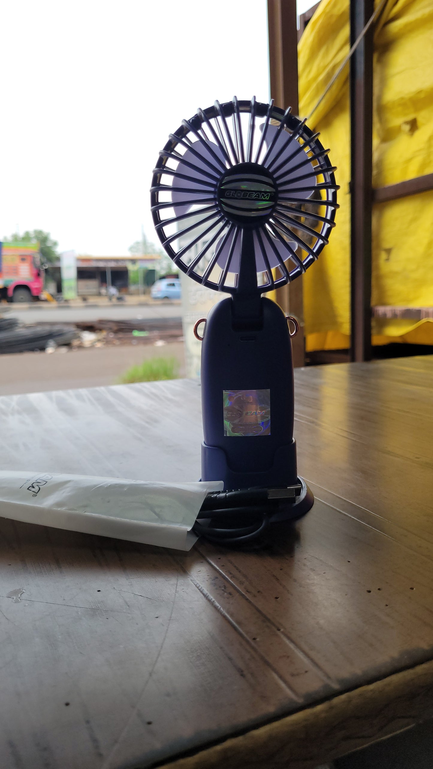 Globeam rechargable handy fan